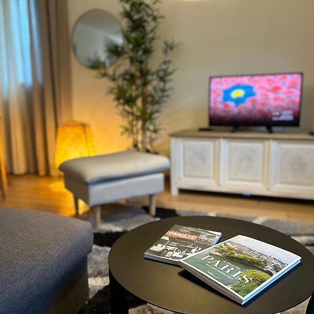 Big Apartment Eiffel Tower View Париж Екстериор снимка