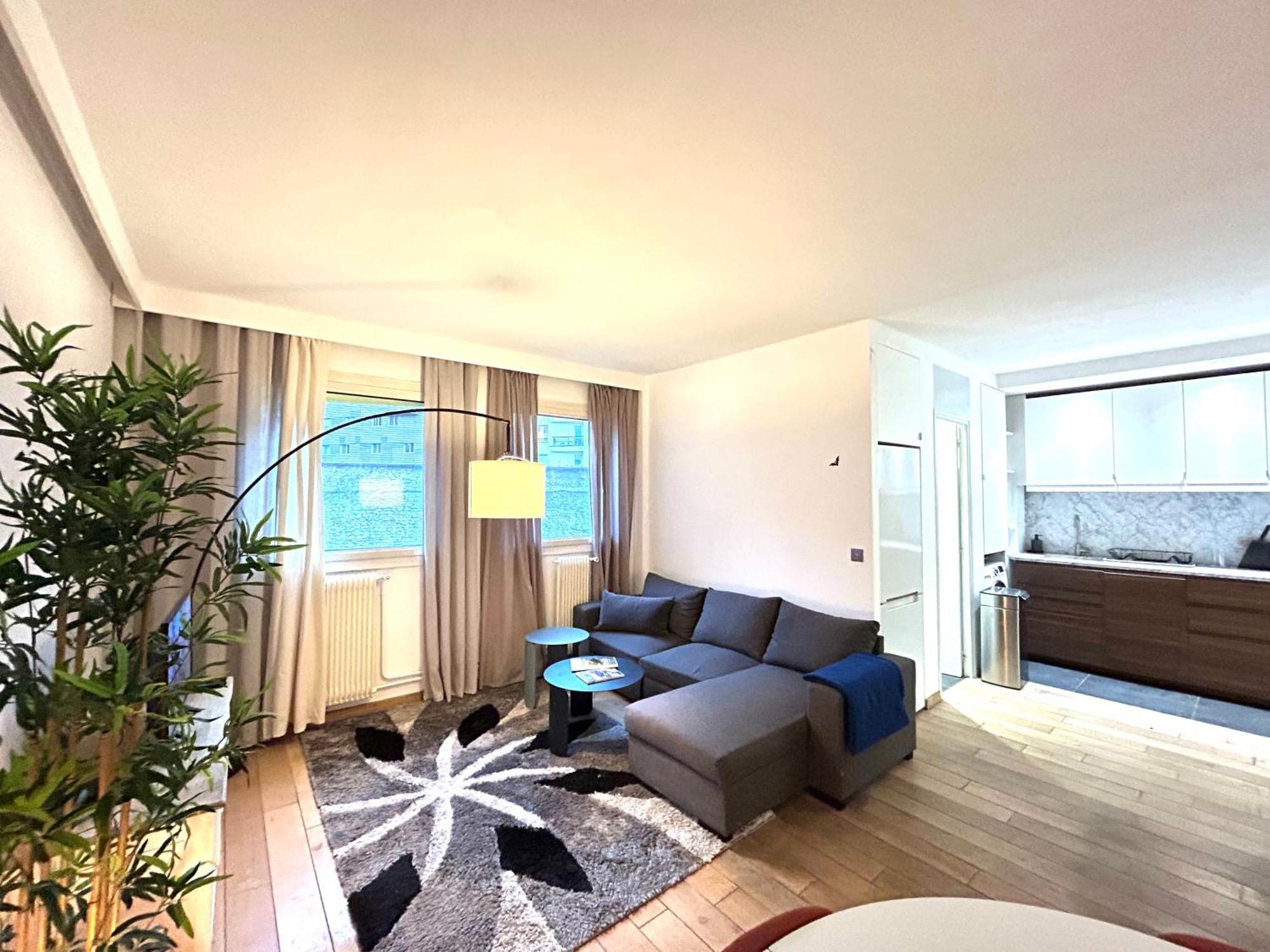 Big Apartment Eiffel Tower View Париж Екстериор снимка